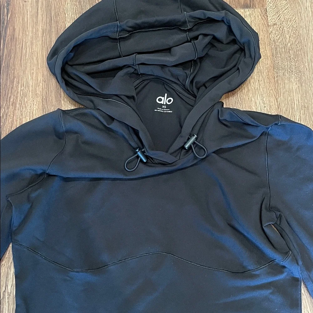 New Alo + Alosoft Hooded Long Sleeve Runner